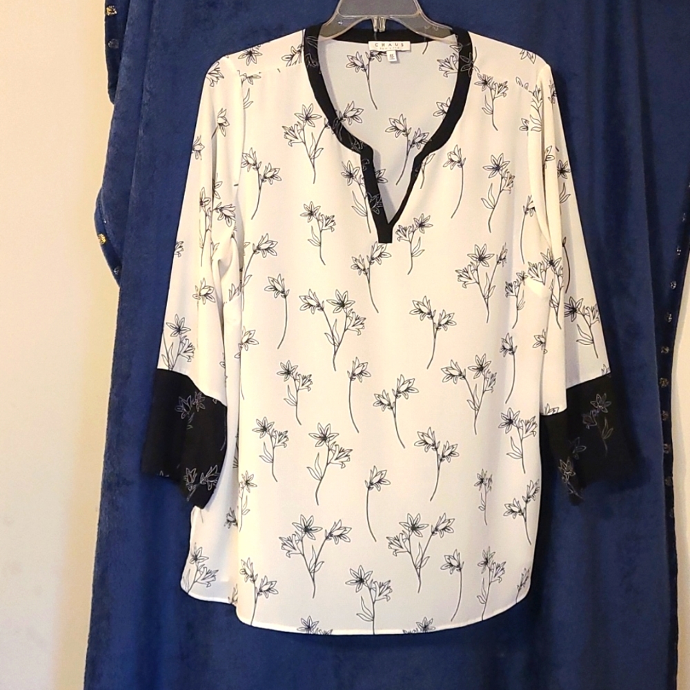 Chaus New York, 2X, white blouse with black floral design